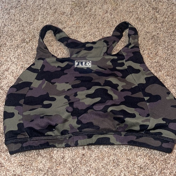 Fleo sports bras size small - Picture 3 of 9